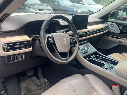 Used 2020 Lincoln Aviator Reserve w/ Equipment Group 202A AWD/4WD image 4