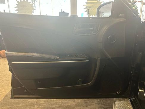 Used 2018 Dodge Charger R/T image 34