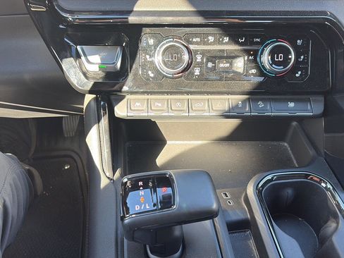 Used 2023 GMC Sierra 1500 AT4 w/ AT4 Premium Package image 21