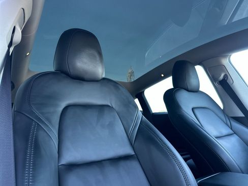 Used 2022 Tesla Model Y Performance image 16