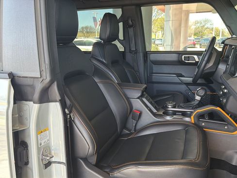 Used 2024 Ford Bronco Badlands image 18