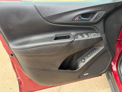 Used 2018 Chevrolet Equinox Premier AWD/4WD image 21