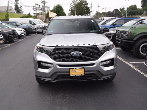 Used 2023 Ford Explorer ST-Line AWD/4WD image 2