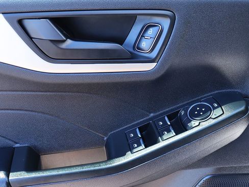 Used 2022 Ford Escape SE image 37