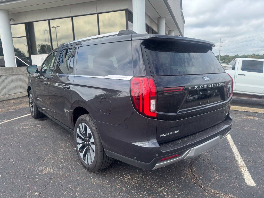 Used 2025 Ford Expedition Max Platinum w/ Driver's Package AWD/4WD image 5