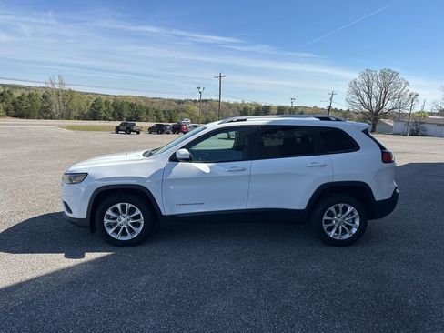 Used 2021 Jeep Cherokee Latitude FWD image 4