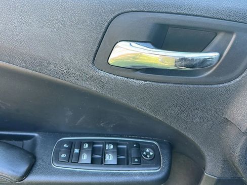 Used 2014 Dodge Charger SE w/ Sport Appearance Group image 41