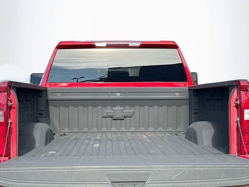 Used 2021 Chevrolet Silverado 2500 LT w/ Convenience Package image 12