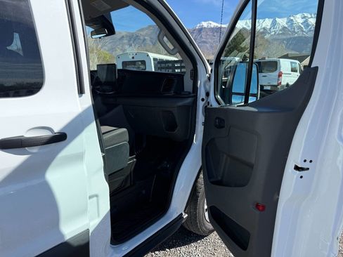 Used 2023 Ford Transit 350 XLT image 17
