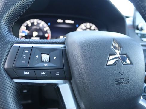 Used 2022 Mitsubishi Outlander SEL AWD/4WD image 26