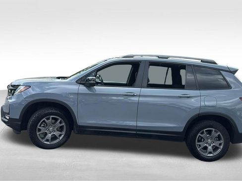 Certified 2025 Honda Passport TrailSport image 4