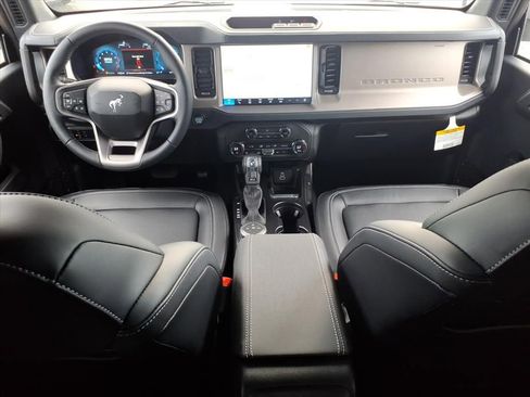 New 2026 Ford Bronco Outer Banks w/ Black Appearance Package image 10