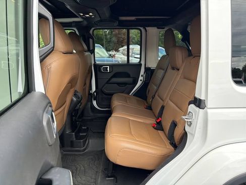 Used 2021 Jeep Wrangler Unlimited Sahara AWD/4WD image 11
