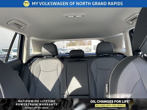 New 2026 Volkswagen Tiguan SE image 12