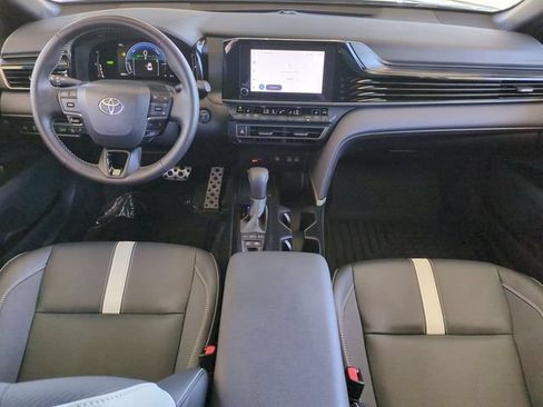 Used 2025 Toyota Camry SE FWD image 27