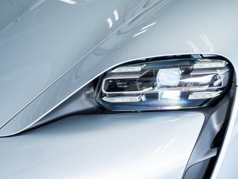 Used 2024 Porsche Taycan image 13