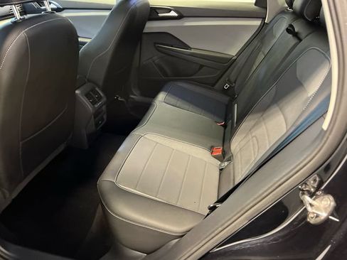 Certified 2023 Volkswagen Taos SE w/ Panoramic Sunroof Package FWD image 16