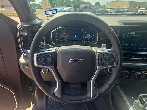 Used 2025 Chevrolet Silverado 1500 LTZ AWD/4WD image 19