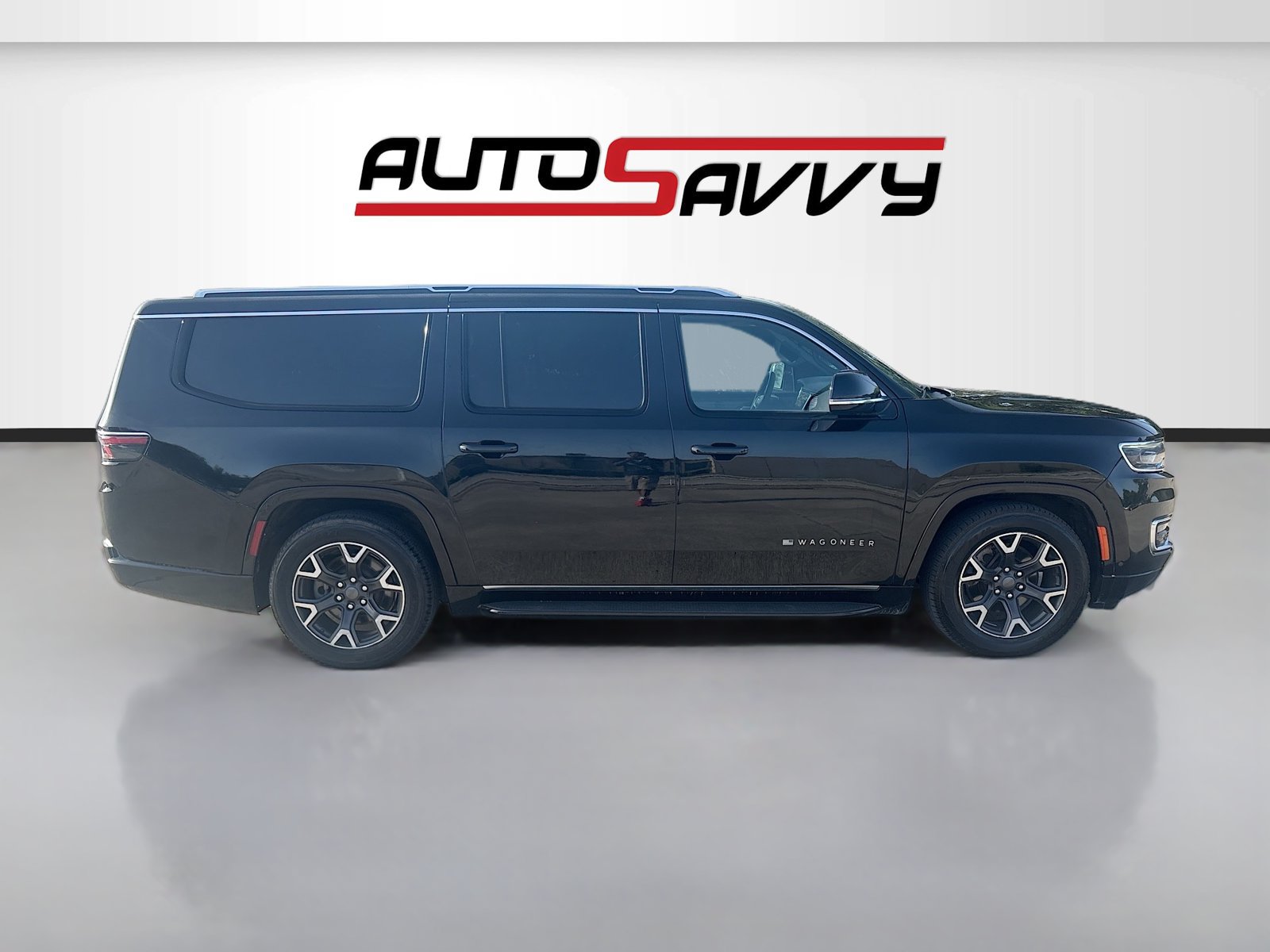 Used 2023 Jeep Wagoneer L Series III w/ Preferred Equipment Group AWD/4WD image 8