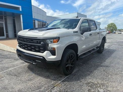 New 2026 Chevrolet Silverado 1500 Custom Trail Boss w/ Turbomax Blackout Package AWD/4WD image 2