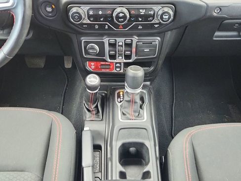 Used 2020 Jeep Gladiator Rubicon w/ Cold Weather Group image 11