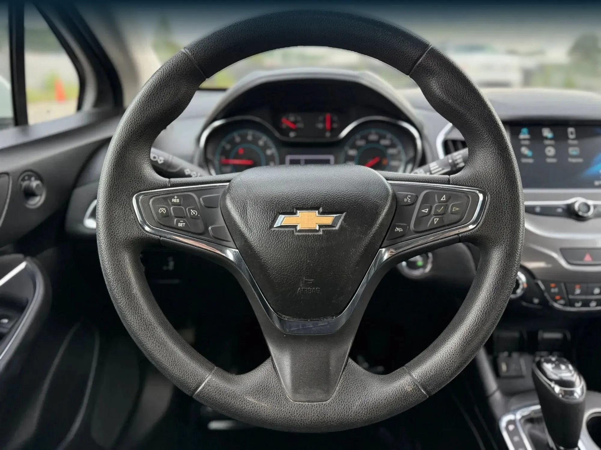 Used 2018 Chevrolet Cruze LT w/ Convenience Package FWD image 24