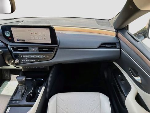 Used 2024 Lexus ES 300h w/ Technology Package FWD image 18