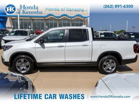 Certified 2025 Honda Ridgeline TrailSport image 2