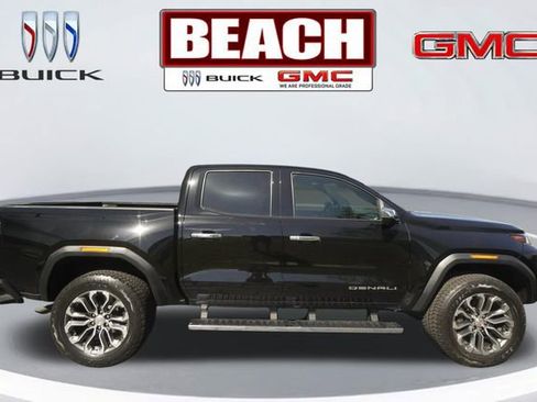 Used 2023 GMC Canyon Denali AWD/4WD image 2