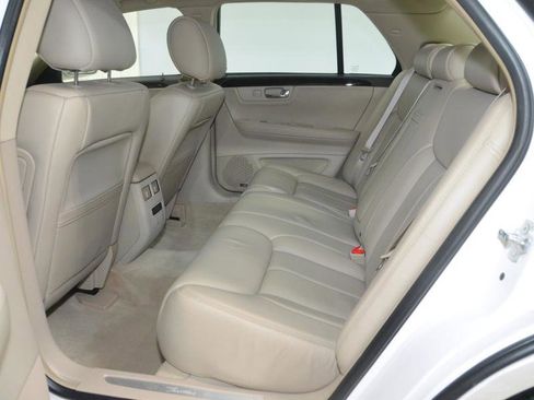 Used 2011 Cadillac DTS Premium w/ Driver Awareness Package image 30