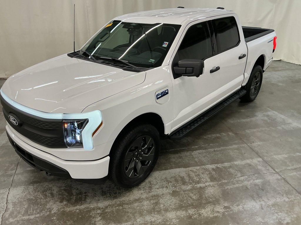 Used 2024 Ford F150 Lightning XLT w/ Max Trailer Tow Package AWD/4WD image 3