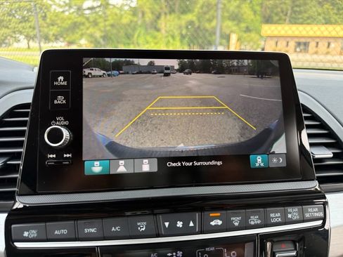 Used 2025 Honda Odyssey EX-L image 11