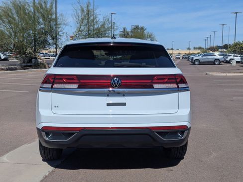 Used 2024 Volkswagen Atlas Cross Sport SE image 4
