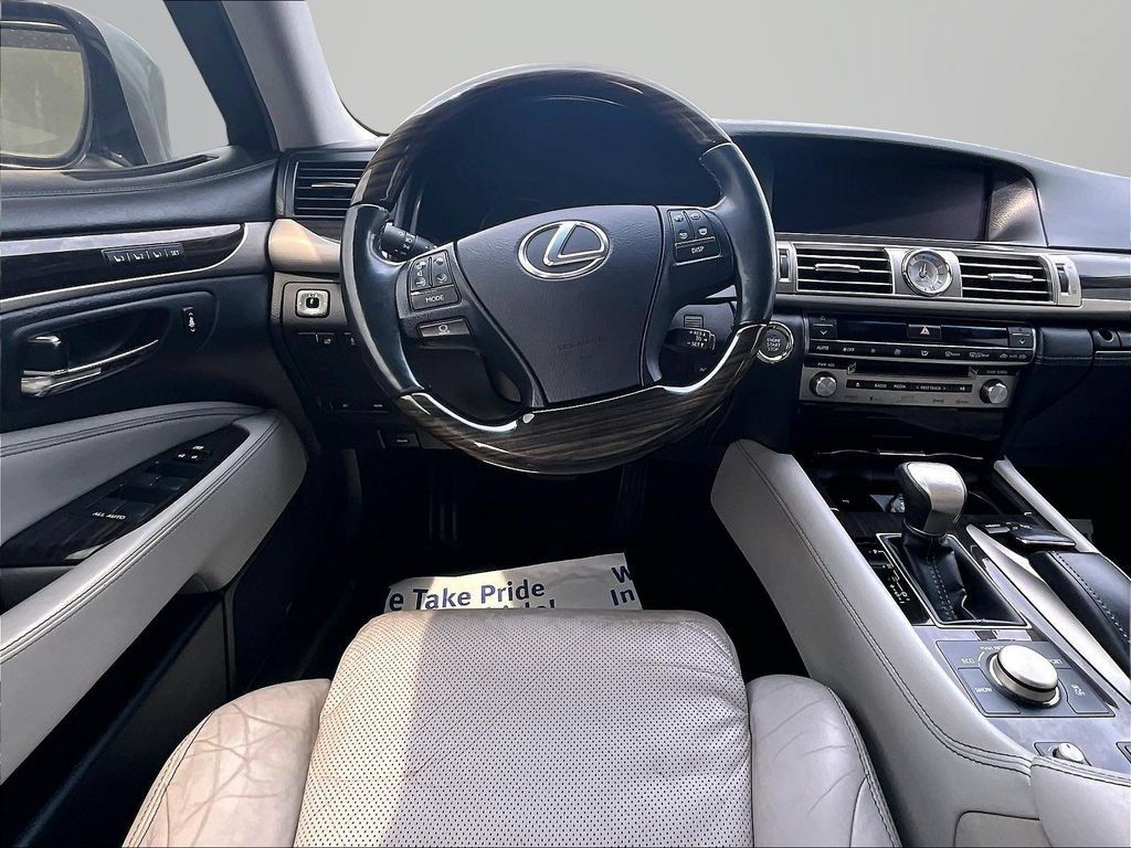 Used 2014 Lexus LS 460 AWD w/ Comfort Package image 5