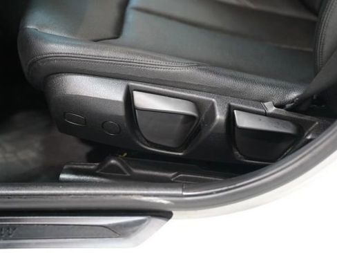 Used 2016 BMW 320i Sedan RWD image 11