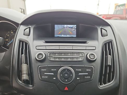 Used 2016 Ford Focus SE w/ SE Power Seat Package image 16