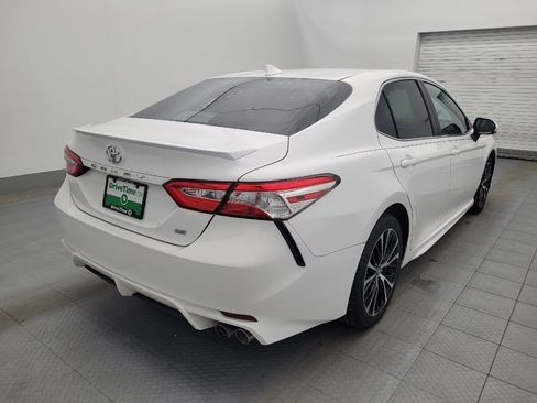 Used 2020 Toyota Camry SE FWD image 9