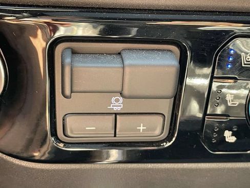 Used 2025 Chevrolet Silverado 3500 High Country w/ Technology Package AWD/4WD image 20