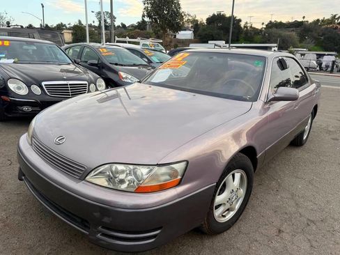 Used 1992 Lexus ES 330 FWD image 3
