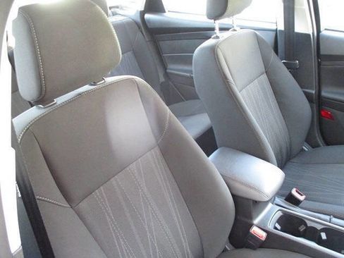 Used 2018 Ford Focus SE FWD image 22