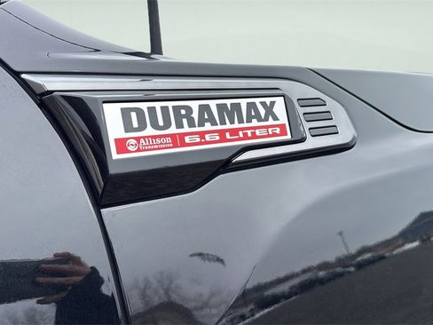 Used 2025 GMC Sierra 2500 AT4 image 10