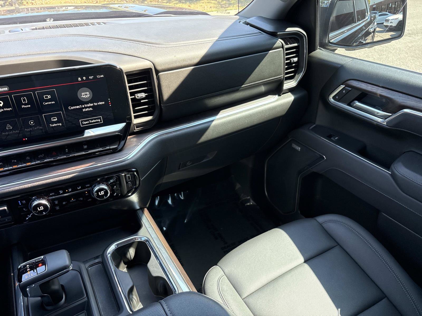 Used 2025 GMC Sierra 1500 SLT w/ SLT Premium Package AWD/4WD image 30