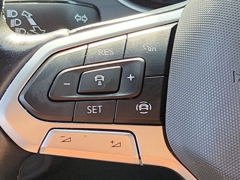 Used 2020 Volkswagen Atlas Cross Sport SE w/ Panoramic Sunroof Package image 22