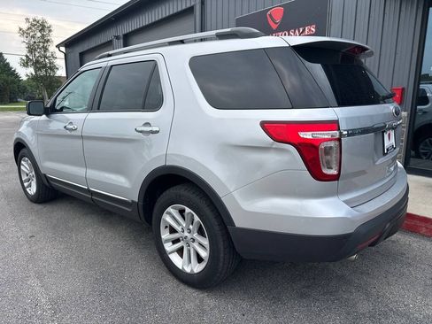 Used 2014 Ford Explorer XLT w/ Equipment Group 202A AWD/4WD image 3