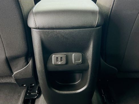 Used 2022 GMC Canyon Elevation image 25