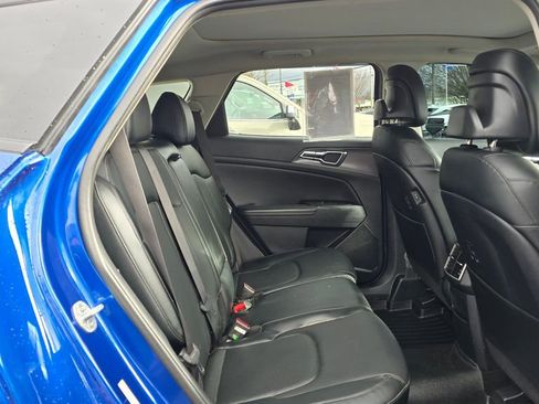 Used 2023 Kia Sportage SX image 15