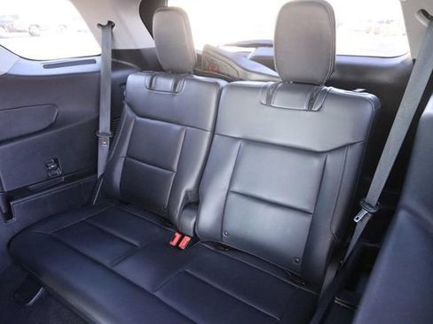Used 2021 Ford Explorer XLT w/ Equipment Group 202A image 11