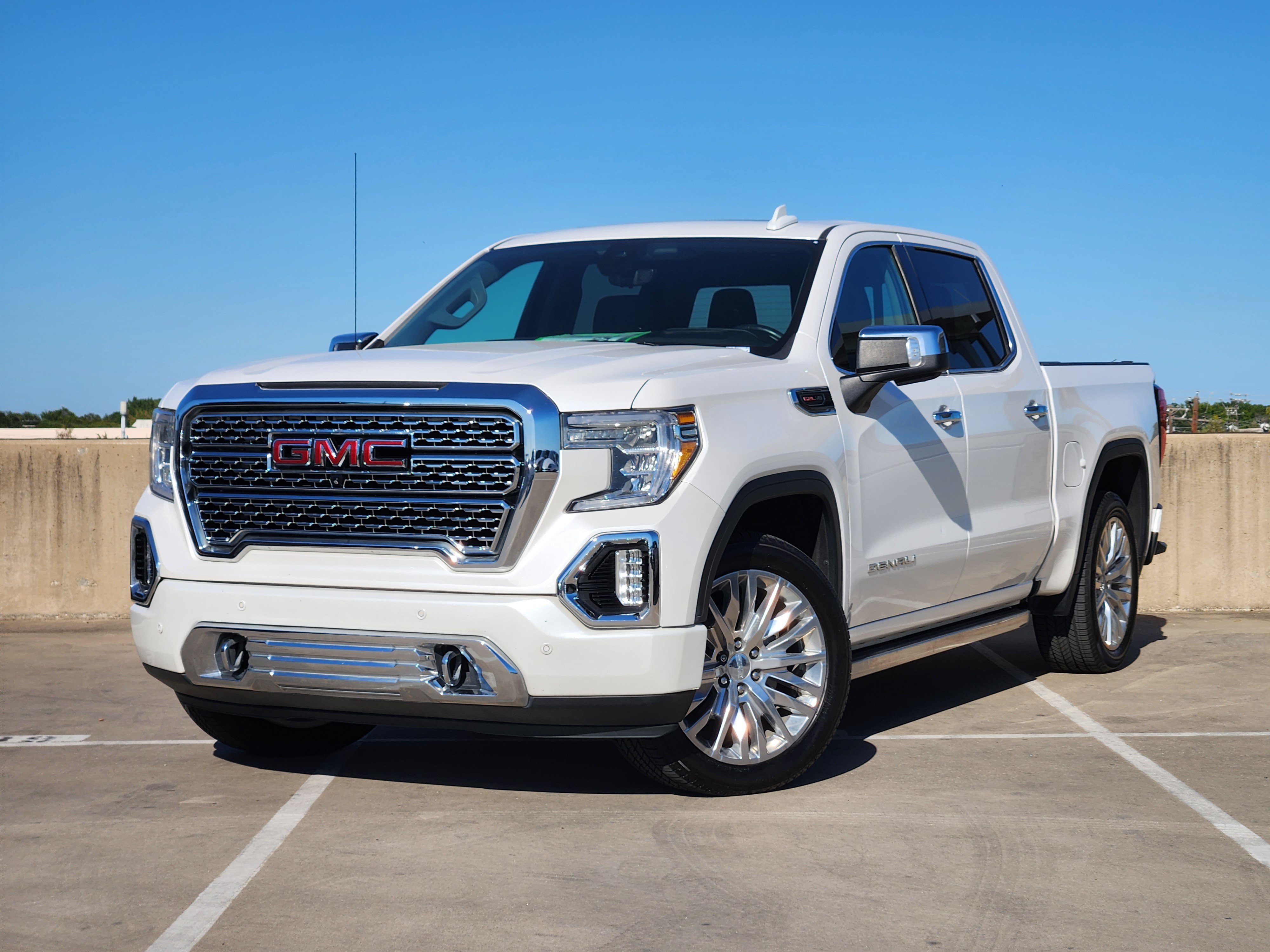 Used 2019 GMC Sierra 1500 Denali w/ Denali Ultimate Package AWD/4WD image 1