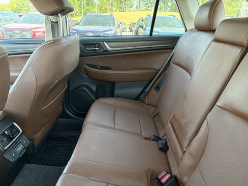 Used 2018 Subaru Outback 2.5i Touring w/ Protection Package #1 AWD/4WD image 9