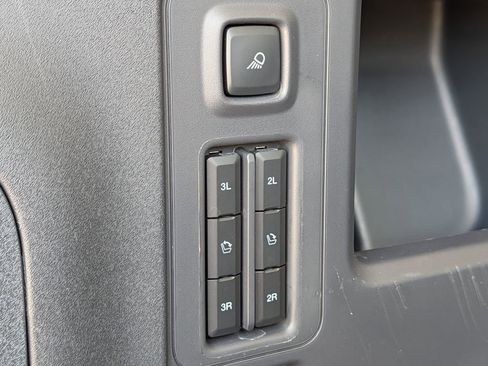 Used 2025 Ford Expedition Platinum AWD/4WD image 26